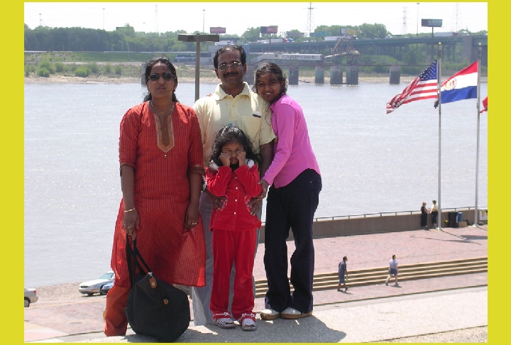 Anirudh at St.Louis with Shalini, Aneesha and Kareena in 2004