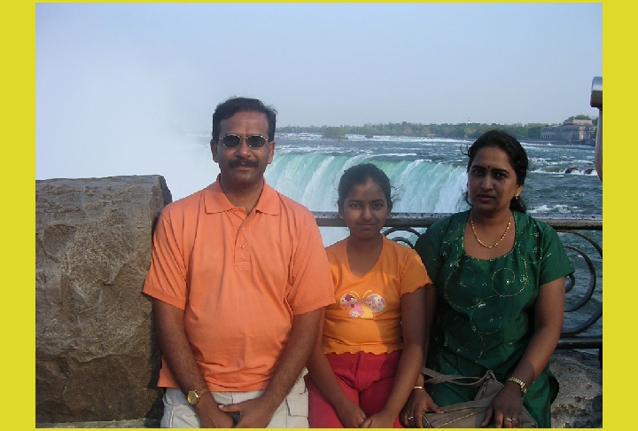 Anirudh Shalini with Aneesha at Naigara Falls